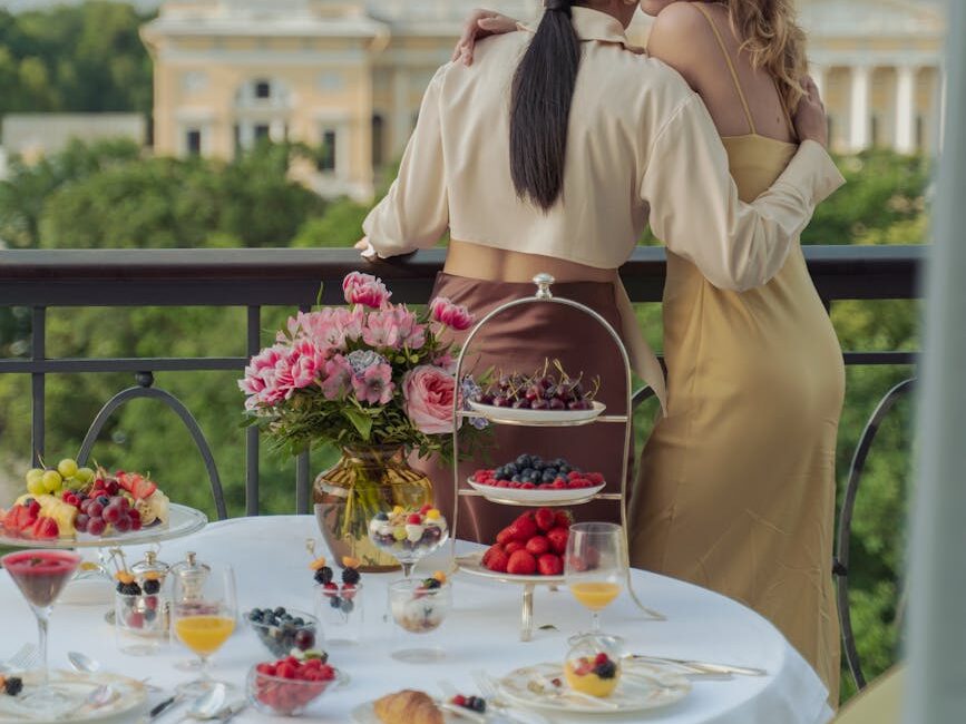 afternoon tea
women hugging on the balcony